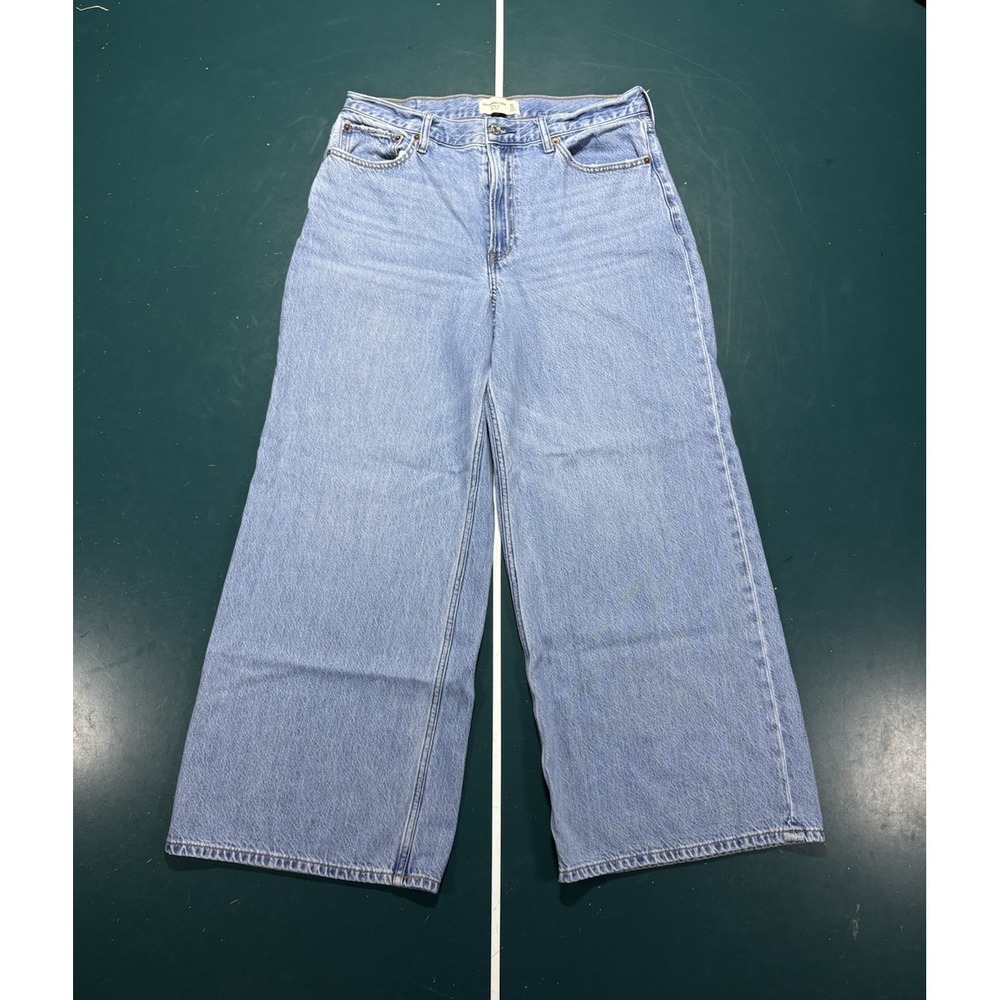 Abercrombie The Wide Leg High Rise Jeans Women's 31 12S Short Light Wash Denim